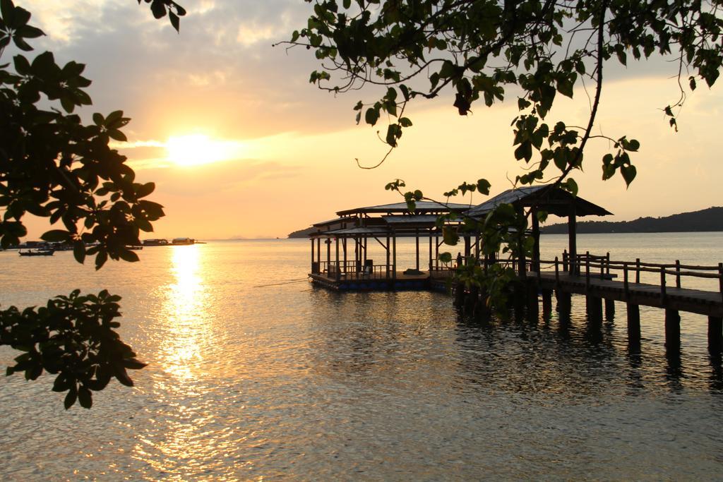 River Khách sạn 3*